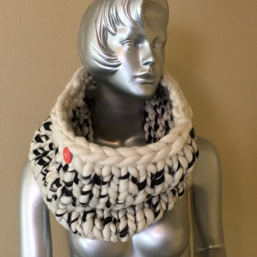 MISCHA LAMPERT WOMEN'S LARGE SNOOD SCARF